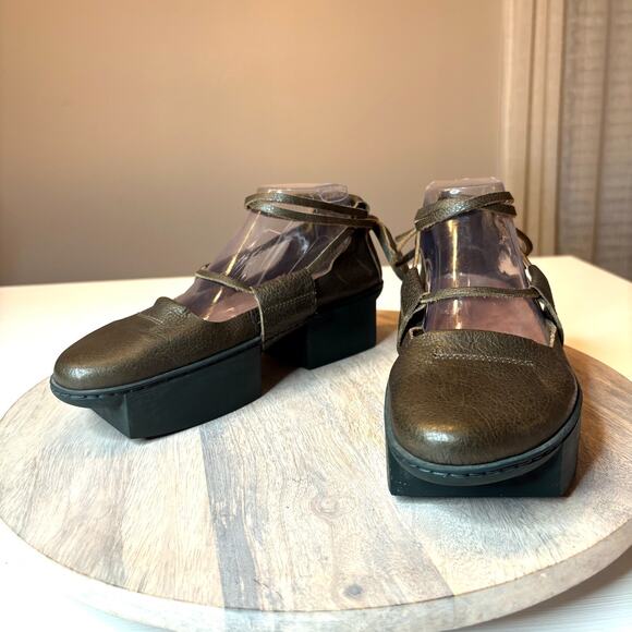 Trippen Shoes - Trippen Olive Leather Ankle Strap Shoes EU 39 Chunky Block Heels Platform US 8